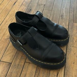 Cutie doc marten shoes!! Worn 2 times